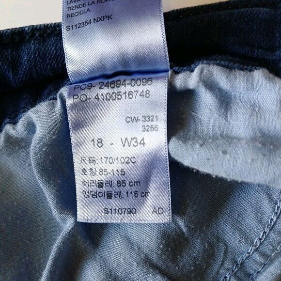 Signature Levi Strauss Gold Mid Rise Capri Dark Wash Cuffed Jeans Size 18 W34 - Picture 15 of 16